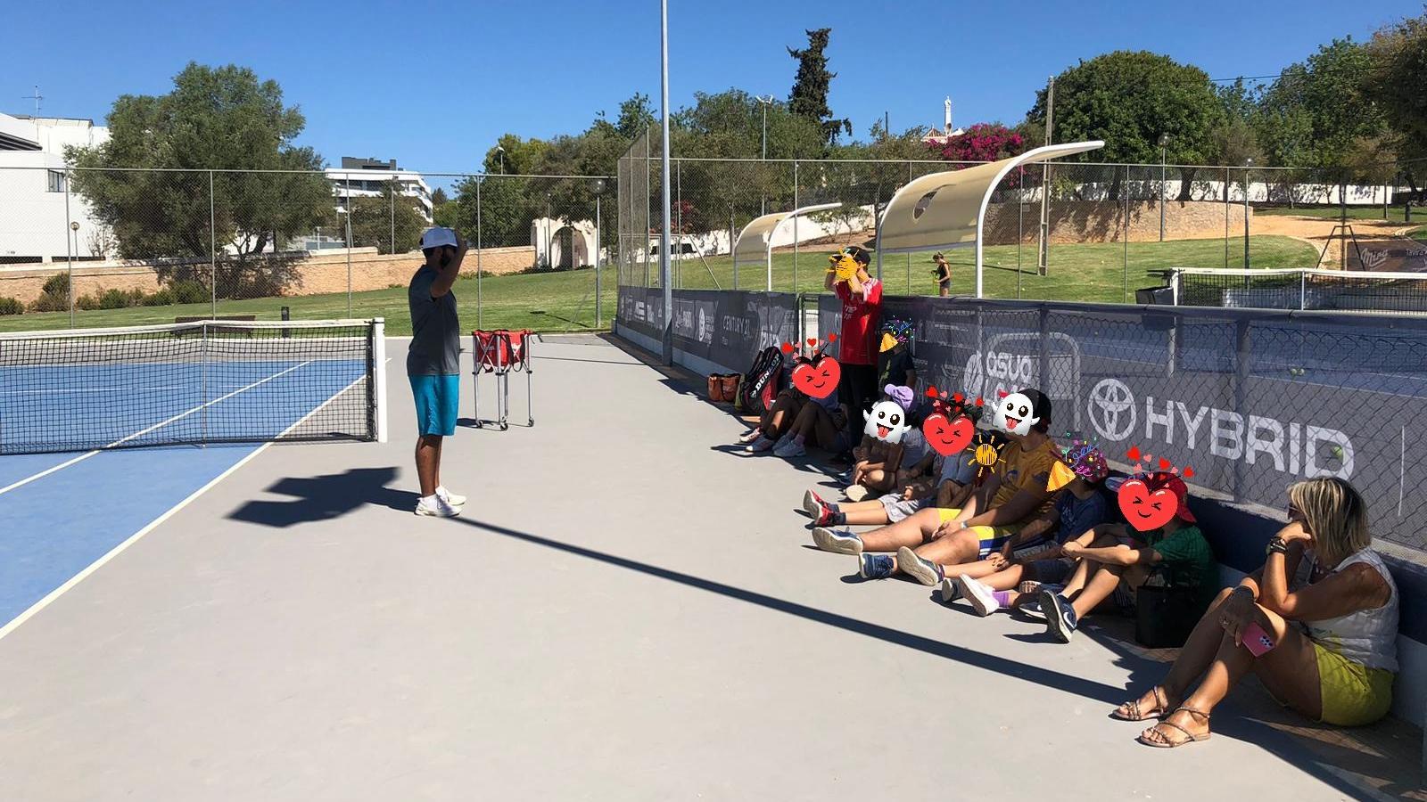 Visit to the Tavira Tennis Club - Casa de Acolhimento | CAIC 